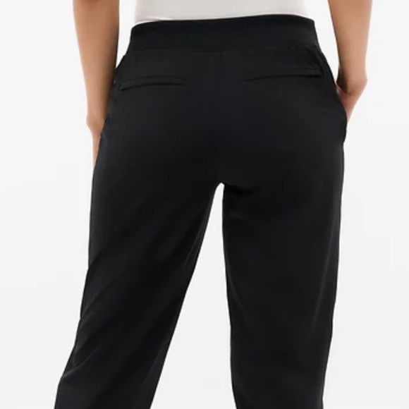 Athleta Brooklyn Mid Rise Ankle Pant Black 8 Athleisure Lightweight Travel - Picture 3 of 16